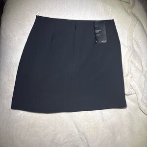 Aritzia Elegant Black Pencil Skirt